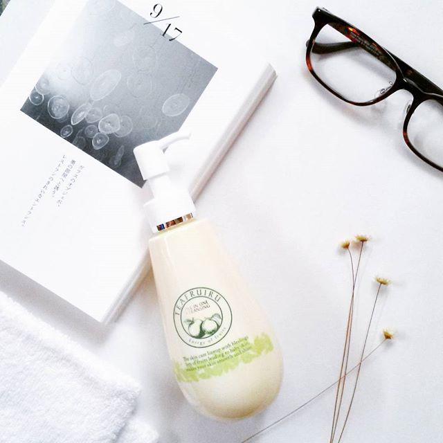口コミ投稿：こちらはティアフルールオールインワンクレンジング(200ml/¥3,500-)です。モモ果実エ…