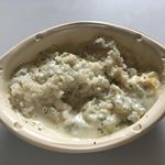 めちゃくちゃチーズが濃厚でおいしい！！チーズ好きにはたまらないおいしさ。濃厚チーズリゾット#明治の冷食#チーズリゾット#冷凍食品#おうちごはん#monipla #明治の&hellip;のInstagram画像