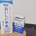 カスピ海ヨーグルトに飽きケフィアに挑戦！酵母が含まれ乳酸菌との相性が良いので、ヨーグルトよりも整腸作用や美容効果が高いらしい。効果に期待しながら今日も菌活中#rosellkefir #moni&hellip;のInstagram画像