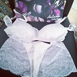 chut!さんでランジェリー😍💓大人なデザインなのに着け心地が楽でめちゃくちゃ気に入りました(*ﾉ&acute;&forall;`*)ﾉ可愛い下着ばかりで決めるのにすごく悩んだな～ちなみにこちらはワイヤレスだけ&hellip;のInstagram画像
