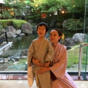 「右です」【顔出しモデル募集！】つむぎプラセンタ化粧水現品モニター【10名様】の投稿画像