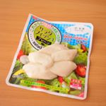 蒲鉾がサラダチキンに❗( *&acute;艸｀)コンビニ等でも最近流行りのサラダチキン。さらにカロリーが低く、DHA も豊富でダイエットにはぴったりです✨ *見た目はサラダチキンぽくて、味はか&hellip;のInstagram画像