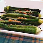 焼きオクラのおろし生姜マリネ。オクラは焼くと、茹でたのとは違うモチモチした食感になるんだな〜。#ののじ さんの #手のり香味おろし は使い勝手○。 #すりおろし器 #monipla #ののじファン&hellip;のInstagram画像