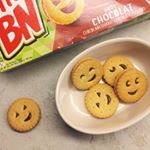 お気に入りのクッキー。できればおやつの時間も身体に良いものを取り入れたいのですが、たまには甘えてもいいかな。このクッキーのファニーな笑顔にこっちもつられます。'#ぐーぴたっ野菜クッキー&hellip;のInstagram画像