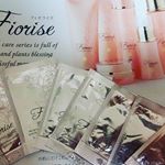 フィオライズ サンプルセットお試ししました☺花や植物、発酵をいかしたスキンケアシリーズ。29種類の植物エキス配合で透明感ある肌へ。メイアップル、大豆、米ぬか、天然酵母の成分配合でハリ、弾力&hellip;のInstagram画像
