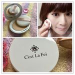 カサつくお肌対策に《セラフォア エッセンスビューティー パウダー》使ってみたよ〜😊✨＊お肌にふれるとエッセンスが溢れ出す💛セラミド・アミノ酸・ヒアルロン酸が贅沢に配合されたパウダー✨＊&hellip;のInstagram画像