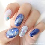 .#paダイヤモンドダスト を使った#ギャラクシーネイル 💅✨親指と中指の天の川のような🌌部分はAA204の上にAA194をスポンジでポンポンと乗せただけ😆💕ダイヤモンドのパウダーのような&hellip;のInstagram画像