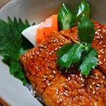 11/10(金).今日はウナギ～＼(^o^)／...ではなく...「うなる美味しさうな次郎」！！...魚のすり身で作ったうなぎの蒲焼風です♪&hellip;のInstagram画像