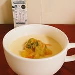 マルサンさんの無調整豆乳を使った豆乳茶碗蒸しです✨癖のない豆乳なのでお料理にも使いやすいですよ🎶オーガニックなので子供にも安心して食べさせることが出来ました😊初めての茶碗蒸しを美味しく作ることが&hellip;のInstagram画像