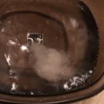 ...長期モニターをさせていただいてるイシュアのサロンフット.少し忙しくしててゆっくりフットバスができてなかったら使い始めてから感じてなかった臭いが&hellip;.くっさー&hellip;のInstagram画像