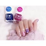 ・🎀《It NAIL MOFFY Collection》・話題のブランケットネイルが簡単にできちゃうマニキュアに挑戦💅🌟✨・100均で購入した白マニキュアを二度塗って、その上からモ&hellip;のInstagram画像
