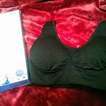 miyojrナイトブラお試しさせていただきました💓..寝ている時もバストケアできて、クーパー靱帯を優しく保護できるそう🎶付け心地もきつくないし、生地で肌が荒れることもなくてストレスフリーで&hellip;のInstagram画像