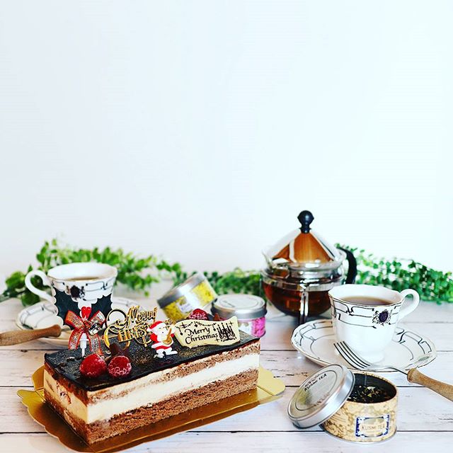 口コミ投稿：All I want for Christmas is...a cake!! ;)...甘過ぎないチョコクリームとフランボ…