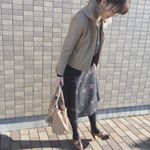 ワンピースとかサロペットの方が好きなんだけど！たまーには ちゃんと。も ヒールは これでギリ足元が危うい人だからんふふ♡・ありがたい事に 童顔だけど年齢と共に お顔のたるみ&hellip;のInstagram画像