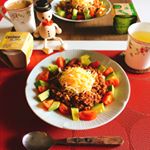 久々の料理🍳#タコライス.ずっと調子悪くお休みしてたけど外食&惣菜にもそろそろ嫌気がさして来た頃😢.妹が遊びに来たので、料理リハビリという事で簡単に出来るタコライス🌟お土産はスタバ&hellip;のInstagram画像