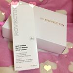 低刺激・高保湿のプレミアムボディーローション『ロベクチン』です♡ .夏・冬ともに乾燥しますが、どの時期でも活用できて付けた瞬間サラスベになるのが魅力的です😊.私は特に口元や目元の乾燥で悩ん&hellip;のInstagram画像