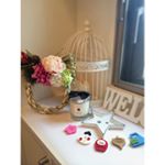 *お正月の玄関飾り✨年末に投稿したクリスマス飾りもですが、玄関のちょっとしたスペースに好きな物や季節感のあるものを飾って楽しんでいます🌿あとはハンドクリームとか置いたり✨しめ縄リースは手作&hellip;のInstagram画像