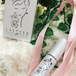 乾燥が続く今日この頃&hellip;オフィス内もカラカラでお口もカサカサになりがち😭😭😭そんな時の救世主が、レチエのモイスチャーリップ💋とても伸びがよく、ベタつきません！&larr;これ、重要❣️リップのベタ&hellip;のInstagram画像