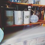 キッチンカウンターにDIYしたすのこラック✨やっぱり１日の大半を過ごすリビングにハンドクリームがあると便利ですね&hearts;#ママケアが使いたい #monipla #ナリスアップコスメティックスファンサイト&hellip;のInstagram画像
