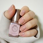 ジェルネイル💅#エターナルベーシック の#EBファーストジェルセット#EBボトルジェルカラー tuya-08をお試しさせて頂きました✨ペン型ライトで30秒を目安に硬化💅この&hellip;のInstagram画像