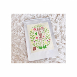 おでこのポツポツ