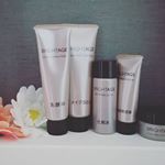 BRIGHTAGEを使ってみました♪刺激もなく、使いやすかったです!!!少しとろみのある化粧水でしっかり保湿して、美容液の入った乳液でパックしながら更に保湿、ナイトクリームも使うと翌朝の肌が本&hellip;のInstagram画像