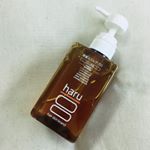 #haru のシャンプー。さらっとした柔らかめのテクスチャー。こちらを使った翌日はボリュームが出る！私は髪が少なくて細いのでペチャンとなりがちなのが悩みで💦こちらはそんな私の強い味方✨&hellip;のInstagram画像