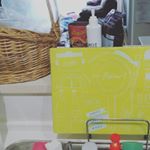 ハンドクリームを100均のポンプに入れて使いやすくしてるんだけど、やっぱり最初からポンプに入ったハンドクリームなら使いやすいのにな♪#ママケアが使いたい #monipla #ナリスアップコスメティ&hellip;のInstagram画像