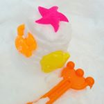 砂遊びの道具は冬の方が楽しめる！これからも毎年子供と一緒に楽しく雪遊びが出来ますように💕#愛の木に願いを #メリーチョコレート #monipla #メリーチョコレートファンサイト参加中のInstagram画像