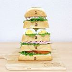 🥖🍅🍃.#朝ごぱん.お土産でもらった#とびばこパン をサンドイッチに♡少し温めた方が美味しいらしいのでこの後分解して温めたらほんのり甘めで美味しかった😋♩..#&hellip;のInstagram画像