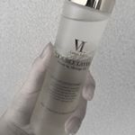 ..ヴィーナスラボ ダブルレイヤーオイルモニター 🌱二層構造になっていてどこにでも使えるオイル！ツヤツヤになるからめっちゃオススメです！ありがとうございます🙌🏻..#ヴ&hellip;のInstagram画像