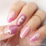 .2/1に発売された#エターナルベーシック 様の新商品✨❤EB ジュエリースティッカー❤EB ネイルデコレーションパーツ❤EB シャイニーパウダーを使ってキラキラジュエリーネイル💅&hellip;のInstagram画像