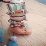 .夏が待ち遠しい🙌💕 今年こそ泳ぎたい🏖️😚✨(一昨年は妊娠後期、昨年は妊娠初期で泳げず😱) というわけで、今日は拾った貝殻で工作😊✨ 昔から日焼けしやすくてまだ「これだ！」っていう&hellip;のInstagram画像