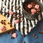 疲れた時に、甘いもの☝🏽️❤️.@messagederoseofficial 様の#パールショコラ をいただきました🌹✨.丸いチョコゎサクサク😍バラのチョコゎラズベリー味😍&hellip;のInstagram画像