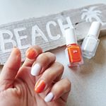 シンプルにオレンジ&times;ホワイトのnail💅.pa バルーンパーティーまるで風船のようなマットな質感なネイルカラー😛💓.乾きが早くて使いやすい👍.たまにはマットな質感も&hellip;のInstagram画像