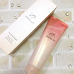 1本で5役の温感クレンジングジェル使ってみました。いつものメイク👀で落ちるかチェック❕*肌にのせるとじんわりと温かくなりました❣︎寒い季節にはぴったり♪温感マッサージしながら、メイ&hellip;のInstagram画像