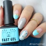 .#paファストジェル の新色を使ったネイル💅✨夏にぴったりのターコイズカラー💕#ストレートフレンチ 部分と薬指のキラキラ詰め込み部分と使いました😊❤まだ夏ネイルは早いかな～と思ったの&hellip;のInstagram画像