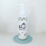 【ぬくもりミルクローション】.4ヶ月に近づいた頃から、おなか周りに赤いポツポツが...！赤ちゃんのお肌は2〜3ヶ月過ぎから肌のバリア機能に変化があらわれるため、乾燥しやくすなるのだそうです&hellip;のInstagram画像