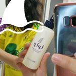 産後の抜け毛が悩みで😱地肌のために、息子達がお前の母ちゃんはーげっていわれないために(笑)頭皮ケアはじめました✨使い方は簡単👍クレンジングを頭皮に塗って優しくマッサージするだけ😋こ&hellip;のInstagram画像