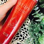 角質拭き取り美容化粧水をしてきちんと古い角質を除去してから化粧水をすると化粧水もよく浸透して肌の透明感がアップ💕使い心地はサラッとしていてつっぱらず気持ちいいです✨他のふきとり化粧&hellip;のInstagram画像