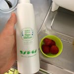 食欲旺盛のエヴァ用に使い始めた野菜用洗剤。&bull;野菜についた農薬がサッと落ちる&bull;99.9％純水のアルカリイオン水と、0.1％の炭酸カリウムで、口にしても安心なもの&bull;すばやく落とせるから、水に溶&hellip;のInstagram画像