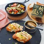 プレミアムツナ缶をお試しさせて頂きました💕想像していたツナ缶とは全く違って、ゴロッと身の入った香り高いツナ缶でした😊✨まずはそのまま頂いてから😋バケットにのせて、卵と合わせても美味しかった&hellip;のInstagram画像