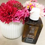 黒髪スカルププロ、本当に凄いです！！トリートメントやコンディショナーなしで髪がつやつやサラサラになります😭🌺🌺🌺シャンプーの泡を洗い流してる時にすでに髪質が変わってます😳乾かすとサラサラ！！私のよ&hellip;のInstagram画像