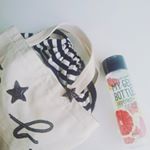 なんか飲めそうなボトルだけどｗ保湿ジェルです😁．可愛い😍😍😍．『MY GEL BOTTLE』1,000円（税別）．冷蔵庫で冷やして使えばひんやりジェルにもなるし、夏場は日焼&hellip;のInstagram画像