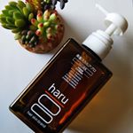 haru 黒髪スカルプ・プロを試させていただきましたシリコンや界面活性剤を多く含んだヘアケア剤は余分な皮脂や汚れが毛穴につまってしまい栄養や水分の浸透を妨げてしまきますこの黒髪スカルプ&hellip;のInstagram画像