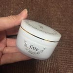 パッケージも可愛いし😍ちょい背中ニキビなくなった気がする！！！#ジッテプラス #背中ニキビ #美背中 #monipla #株式会社イッティファンサイト参加中のInstagram画像