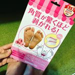 欲しかったやつ当たった〜♡ 似たやつもあるけど、これが1番ごっそり剥ける♡楽しみにしてます一週間後(*&acute;꒳`*) #フットケア #角質ケア #ペロリン #perorin #monipla &hellip;のInstagram画像