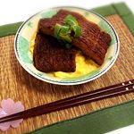 魚のすり身で作られた鰻風のかまぼこ(^q^)鰻の皮の部分まで再現されているので、味はもちろん見た目も満足できます(^ ^) #foodpic #food #ワンプレートごはん #おうちごはん#おう&hellip;のInstagram画像