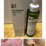 ALOBABYミルクローション.乳児湿疹がひどい2ヶ月の娘。口コミがよくて有名なAROBABYを使ってみました。.顔や全身に使えるベビーローションです💓伸びもよくてお肌しっとり&hellip;のInstagram画像
