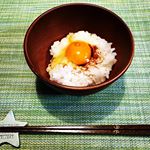 小腹が空いたから、かき醤油でたまごかけごはん💓普通のたまごかけごはんでも美味しいのに牡蠣エキスが入ってるともっと美味しい🤤🙏🏻 #アサムラサキ #かき醤油 #たまごかけご飯 #ＴＫ&hellip;のInstagram画像